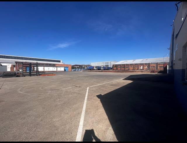 1,786M² FACTORY TO LET IN STEELEDALE